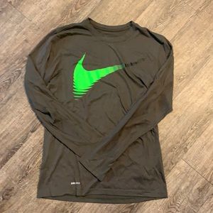 Men’s Nike long sleeve shirt